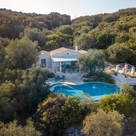 Sleeps 6 Pool T820117 Villa Kassiopi